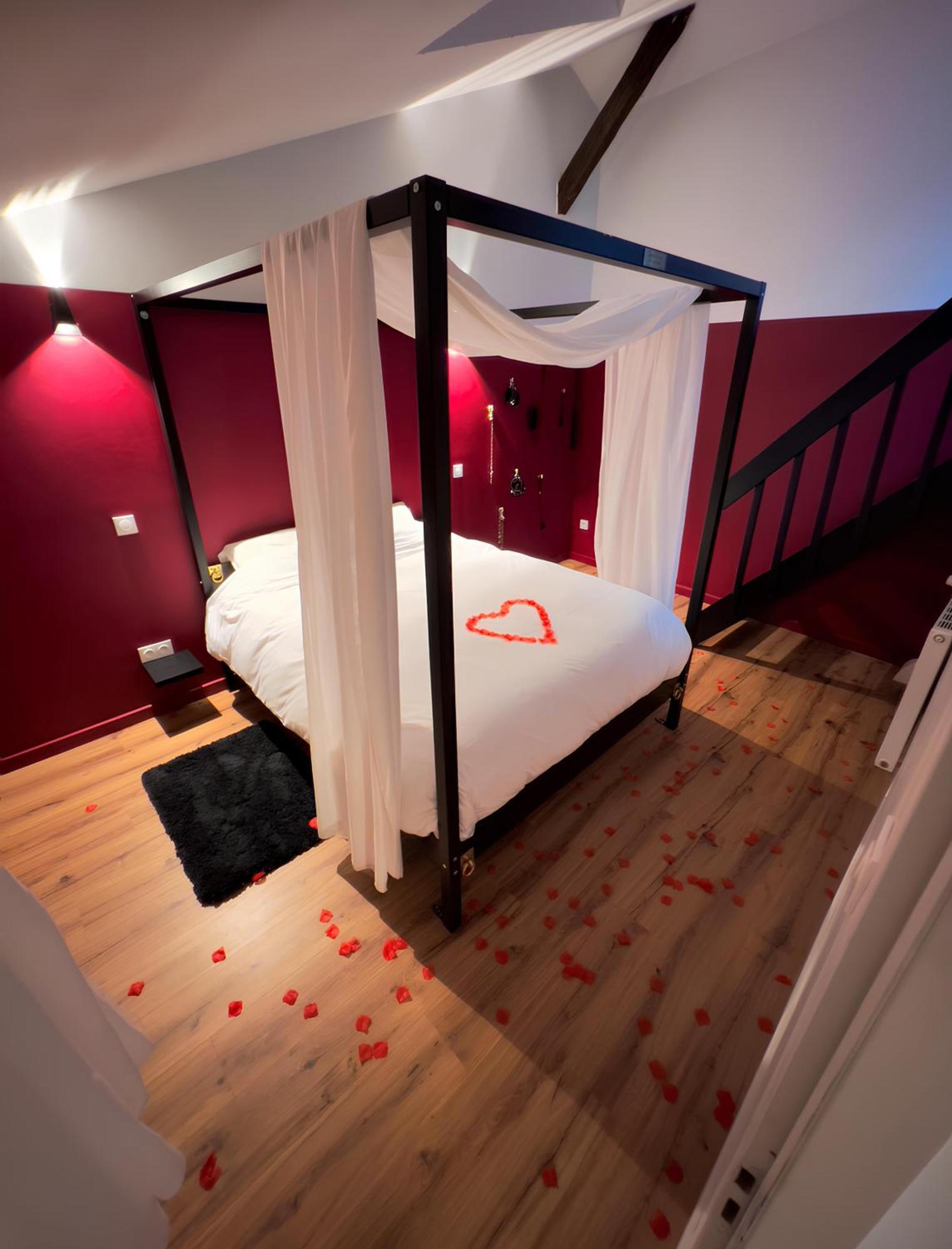 50 Nuances D'Amour - Jacuzzi / Massage / Cinema Moirans Exterior photo