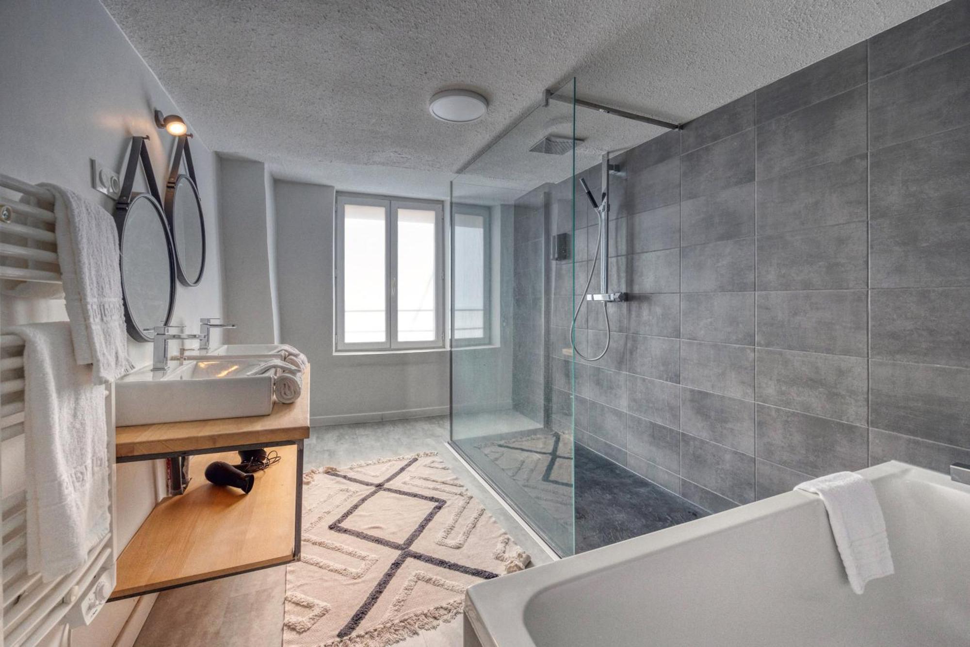 50 Nuances D'Amour - Jacuzzi / Massage / Cinema Moirans Exterior photo